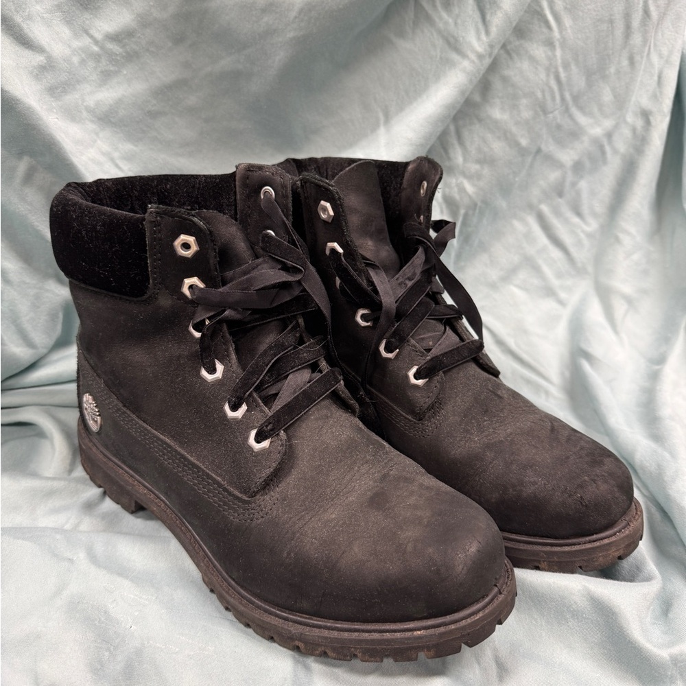 Timberland Women’s Black Velvet Boots